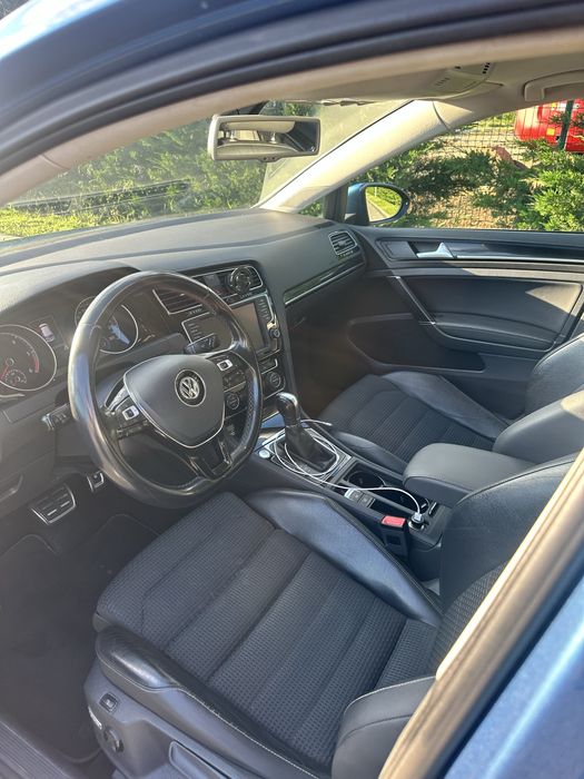 Volkswagen Golf 7 / DSG / Distronic / Masaj