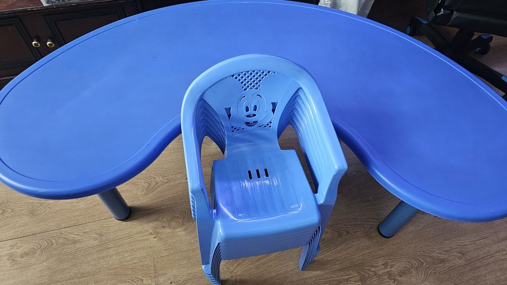 Детска маса с 7бр. столчета