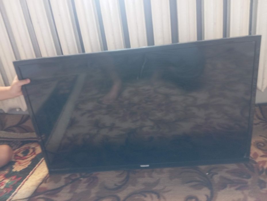Roison 32 dyuym led televizor sotiladi televizor yaxshi holata toza