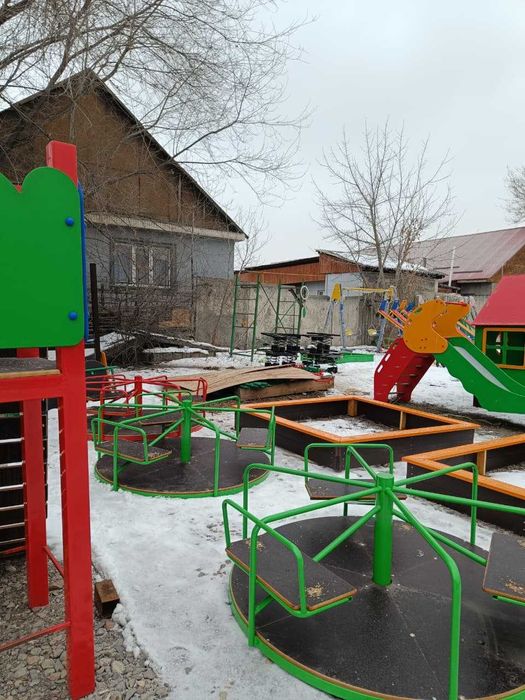 Карусель с сидениями шестиместная