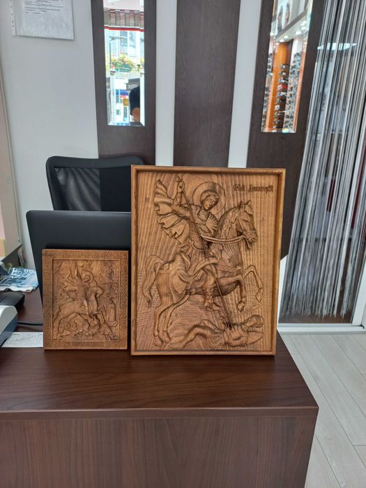 Икона "Свети Георги-победоносец".Машинна дърворезба.