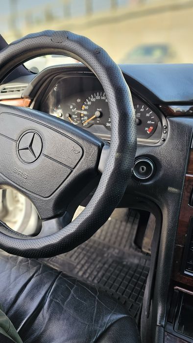 Продам машину w210