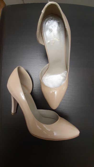 Pantofi superbi de lac