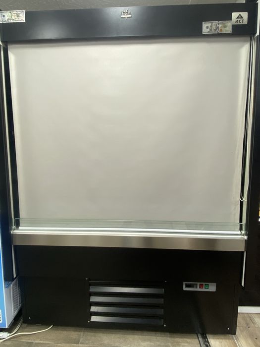 Vitrina Holodilnik sotiladi