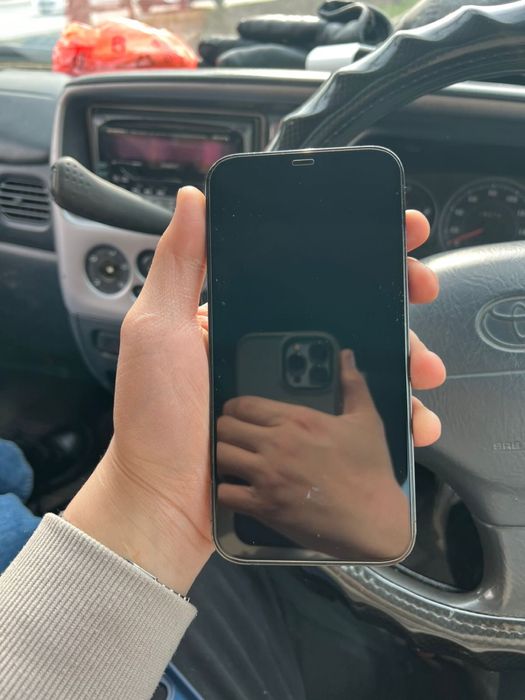 Продам айфон 12 про макс