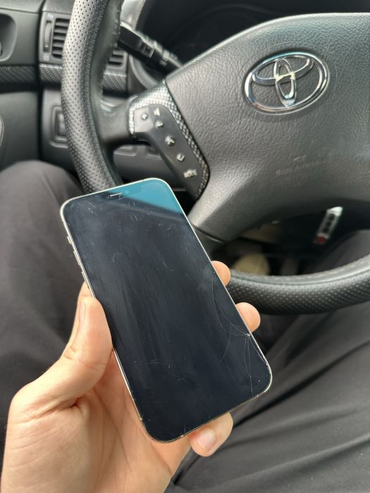 Продам айфон 12 про 256