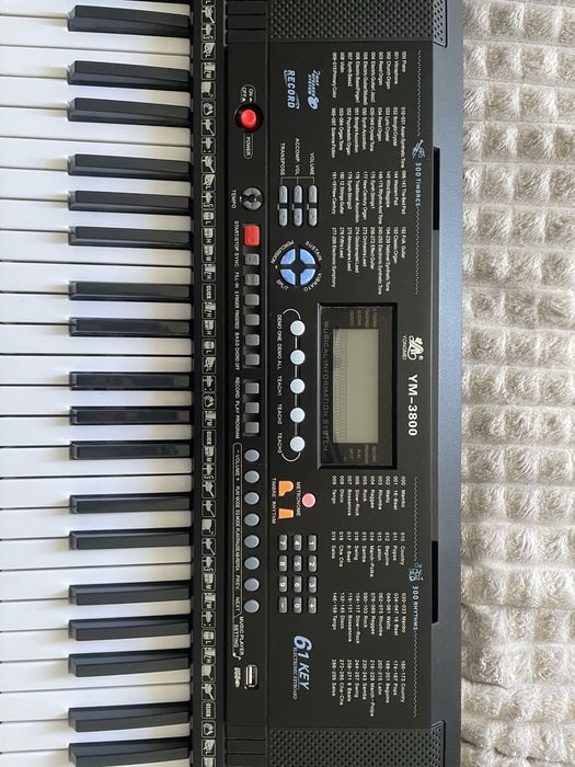 синтезатор ym-3800 с микрофоном
