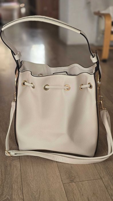 Дамска чанта от изкуствена кожа