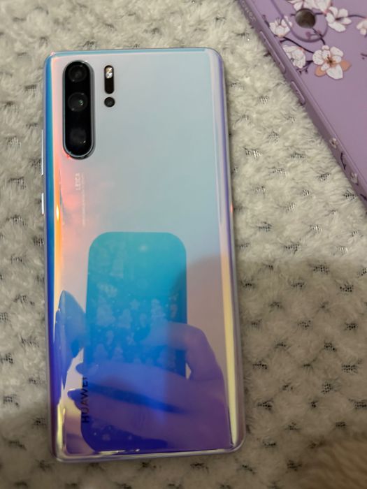Huawei P30 Pro – отлично състояние + 3 нови кейса