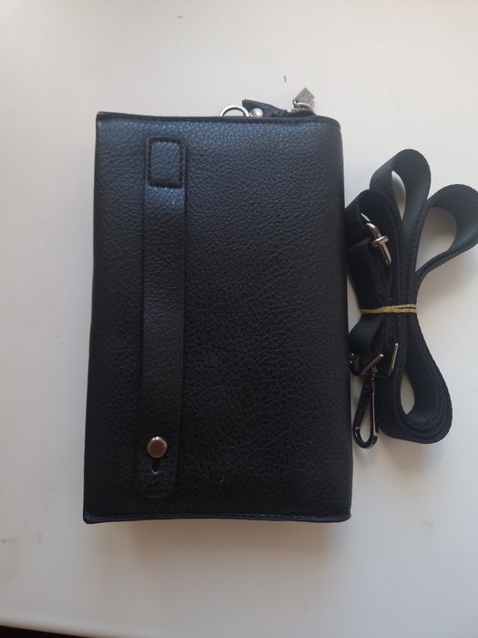 Продам барсетка новая