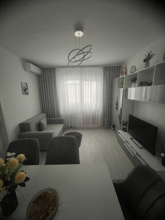 Proprietar vand apartament cochet 2 cam