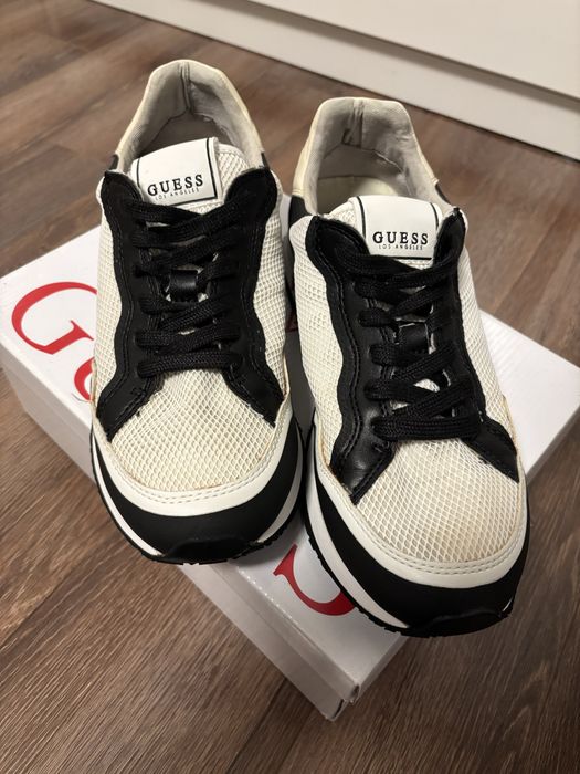 Продавам маратонки Guess