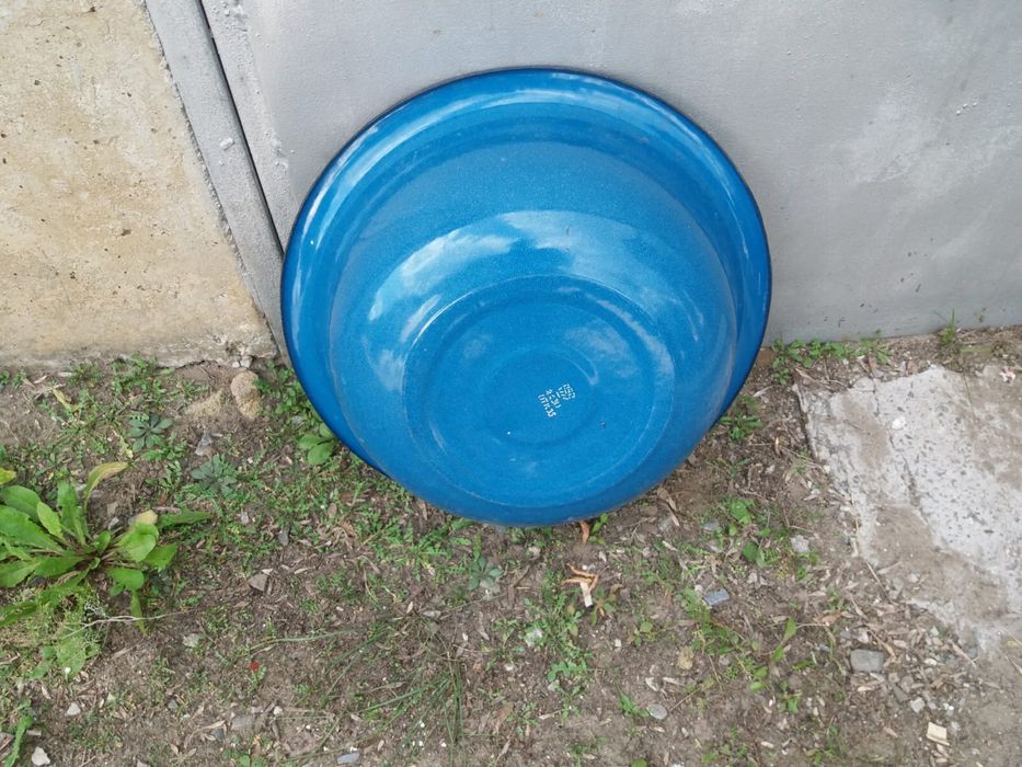 Продам эмалированный тазик