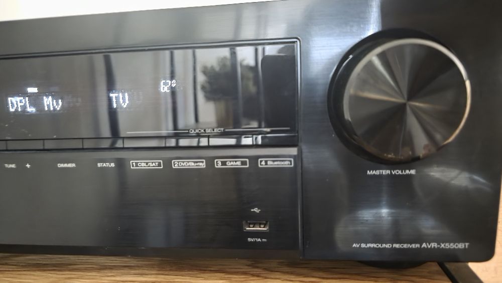 Продавам Denon avr-x550bt