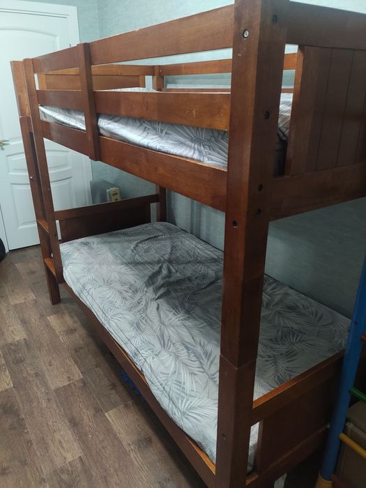 Двухярусная кровать