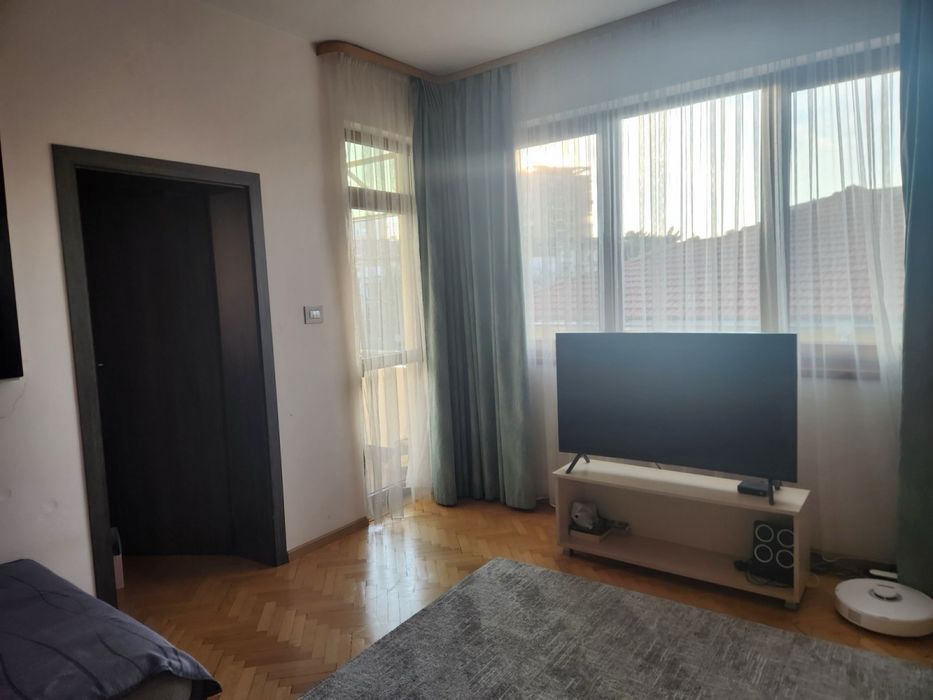 Дава се под наем Тристаен апартамент в Велико Търново, Център - 103 кв.м за 372.3 € - Снимка #12