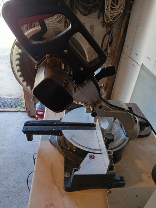 Продавам потапящ циркуляр Bullcraft.