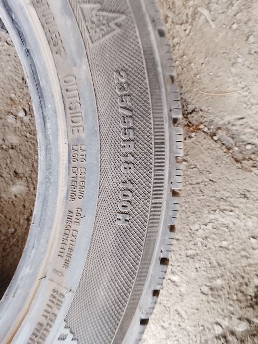Резина зимняя 235/55/18