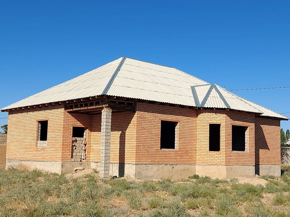 Жер үй сатылады.