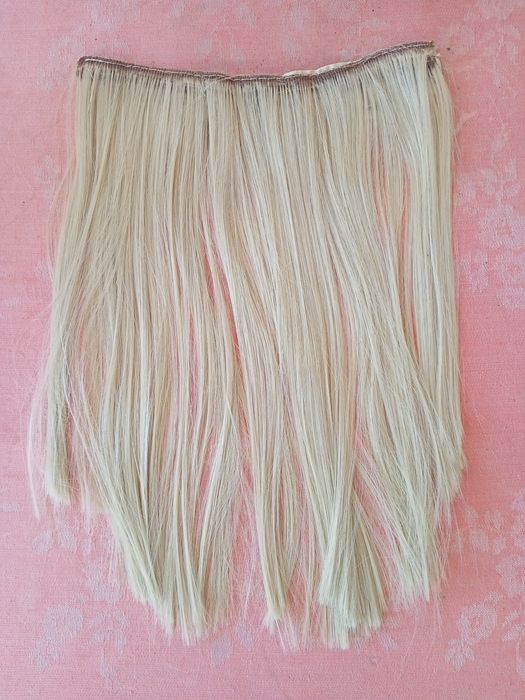 Изкуствени екстеншъни за коса