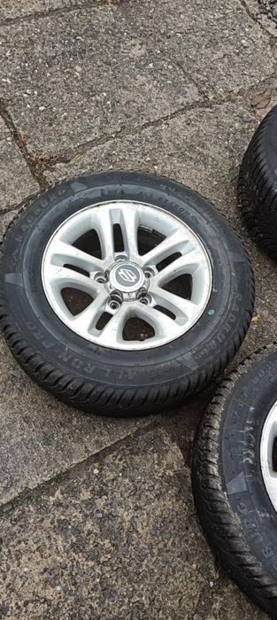 Jante aliaj cu anvelope de iarna 235/60 R16