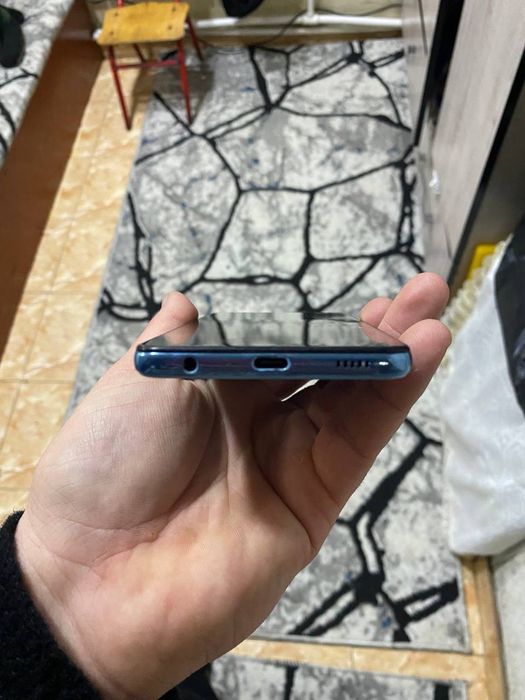 A32 128/4 sotiladi aybi ekran azgina singan regstratsiya yoq