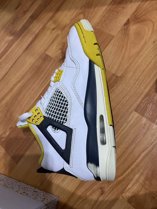 Jordan 4 retro numarul 39