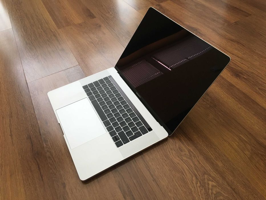 15' Core i9 Apple MacBook Pro 2019 Silver @ 32GB RAM/512GB SSD/Radeon Pro 560X 4GB/Бат 70 цик