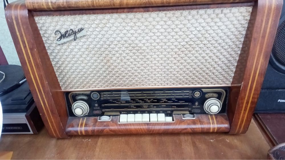 Радио старинный