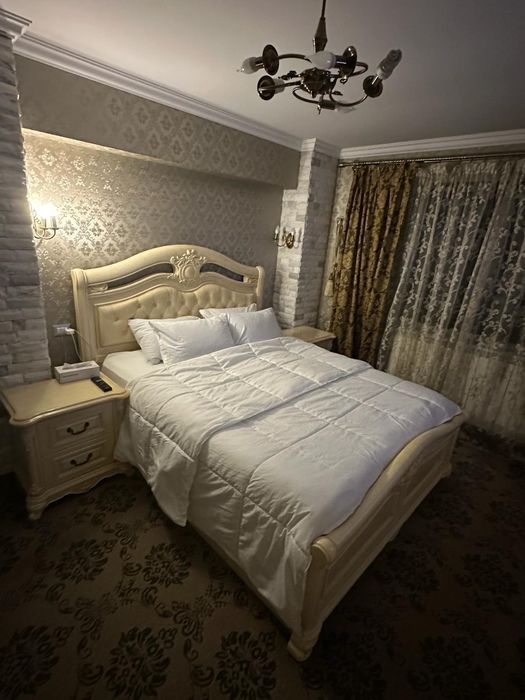 Închiriez apartament cu 2 camere