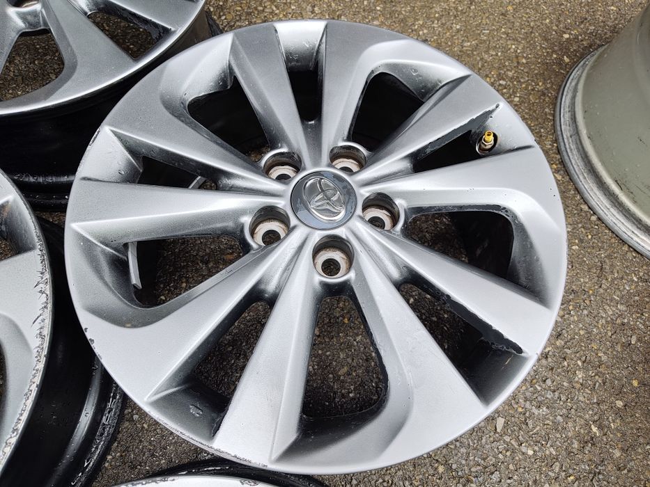 17" оригинални алуминиеви джанти за Toyota Corolla,Auris,Avencis..