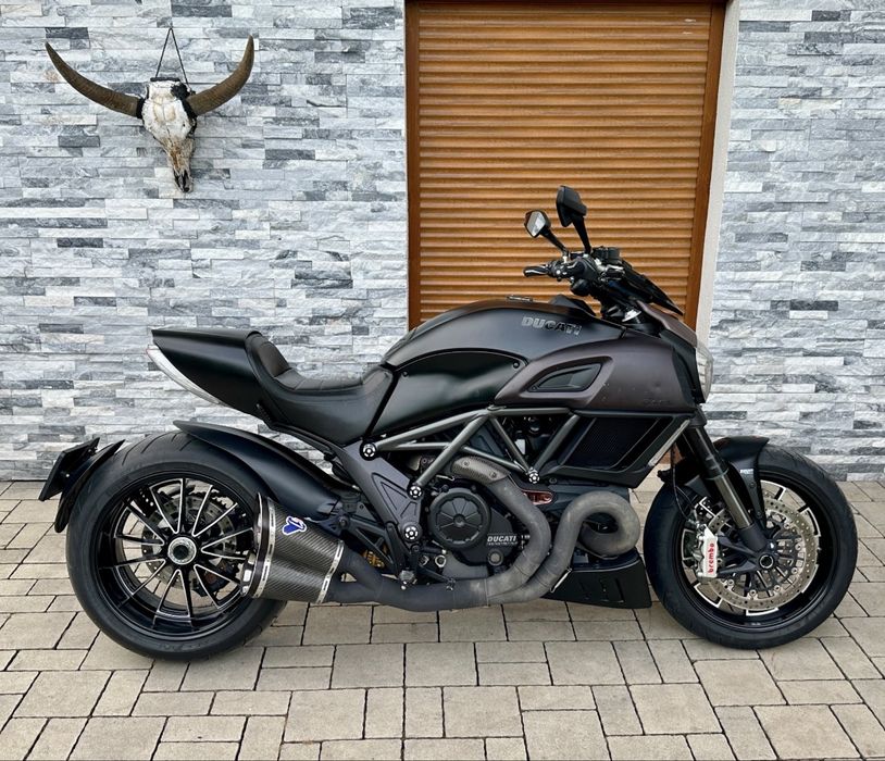 Ducati Diavel carbon edition