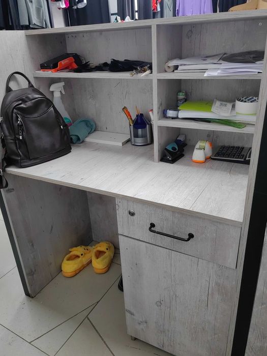 Ресепшен мебель в бутик