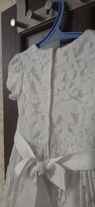 Продается платье для девочки 6-7лет ростовка 116