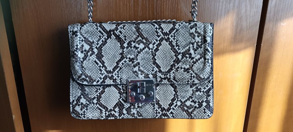 Дамска чанта Stradivarius