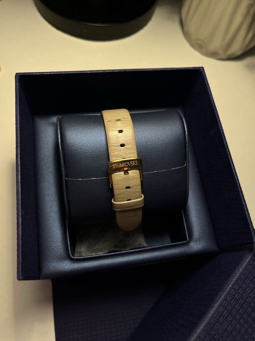 Swarovski часовник