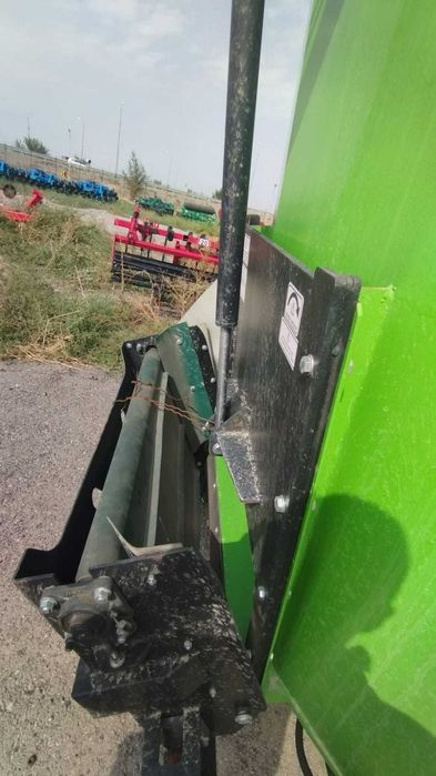 Кормораздатчик 6 кубов