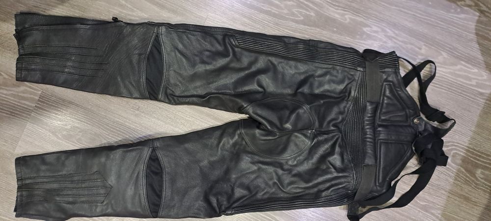 Pantaloni piele motor