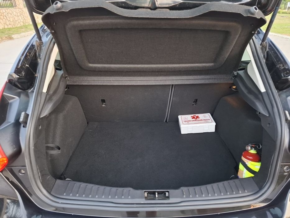 Vând ford focus linie crom