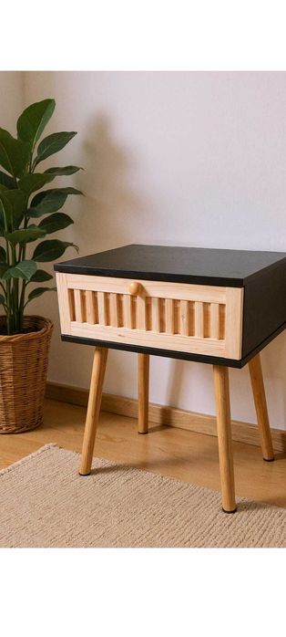 Vand 2 noptiere noi sigilati