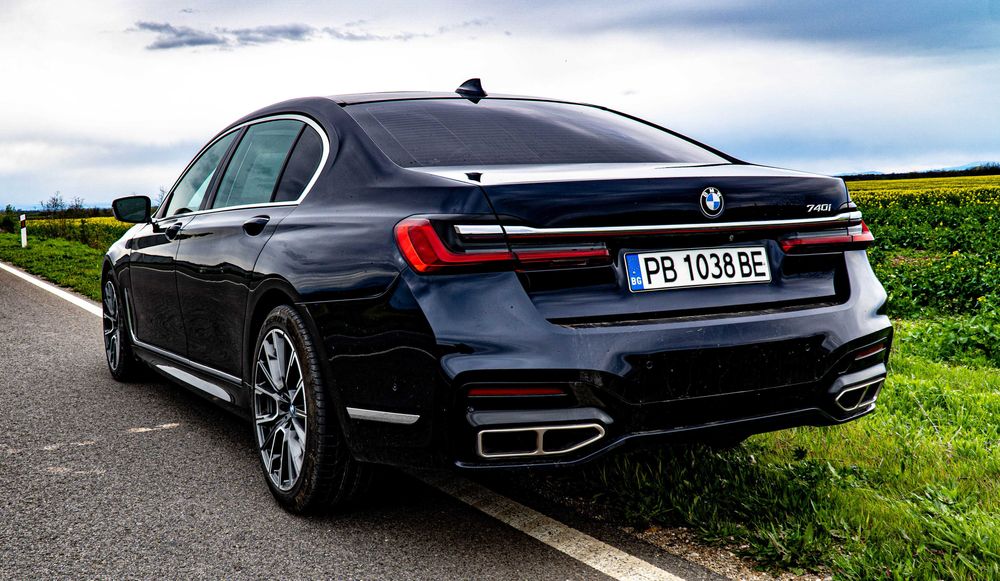 Продавам BMW G12 740I