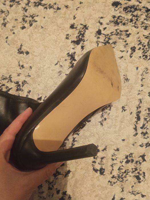 Продаётся обувь сапожки