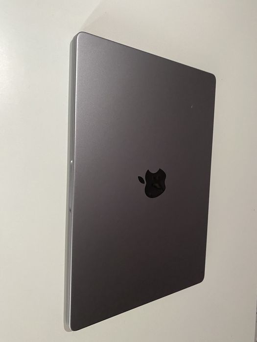 MacBook pro m3 [2023]