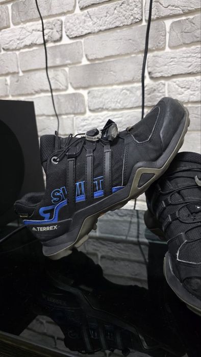 Оригинальные кроссы adidas