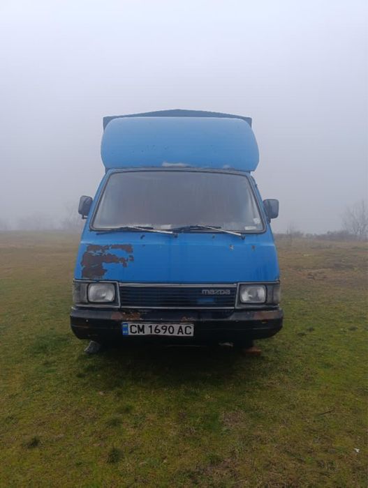 Камион Mazda E 1600