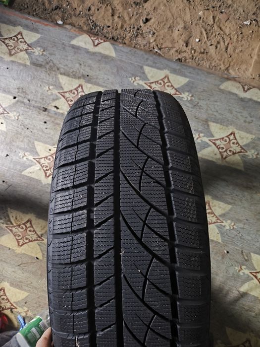Продам шины 235/55 R18  липучки