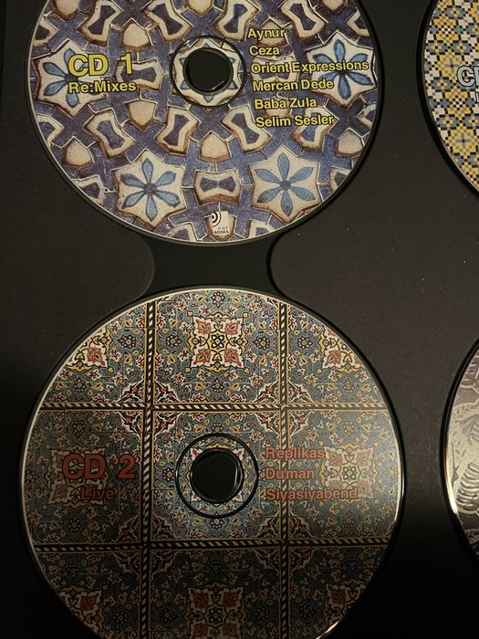 Книга с музикални дискове турска музика модерна традиционна етно поп !