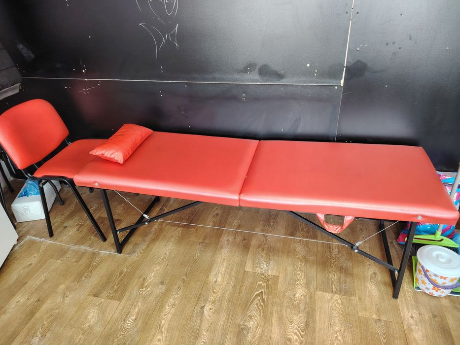 Продам кушетку новую