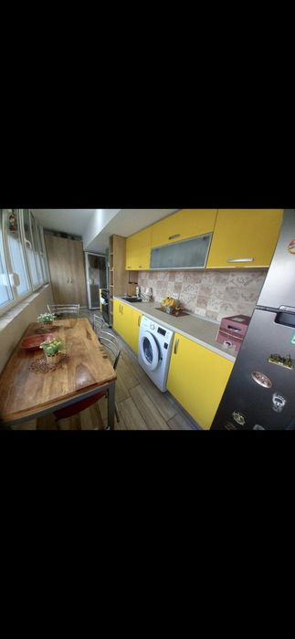 Apart.3-4 cam, 1 loc parcare subt.privata si libera in incinta complex