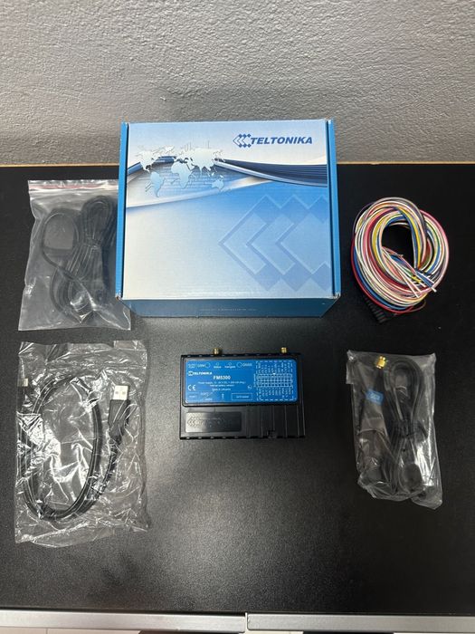 GPS трекер Teltonika FM5300